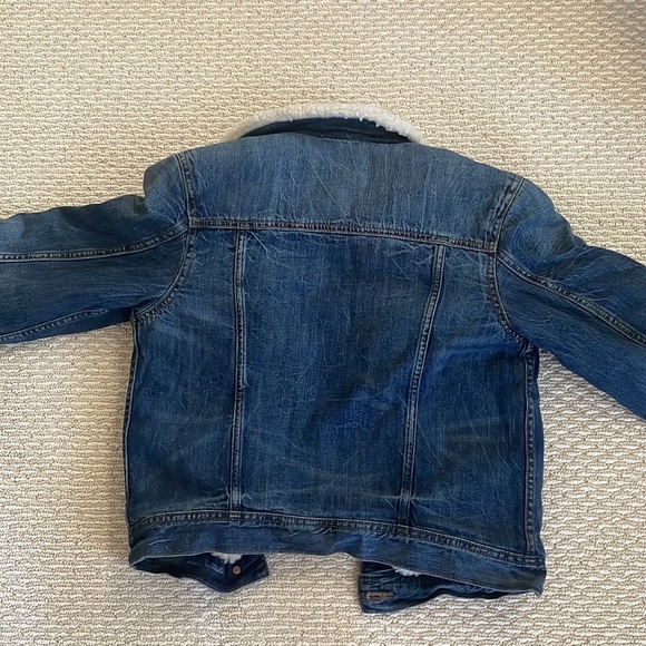American Eagle Fur Lined  Med Wash Jean Jacket - Picture 4 of 6